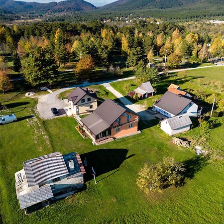 Apartments Marija Vrelo Koreničko Eksteriør bilde