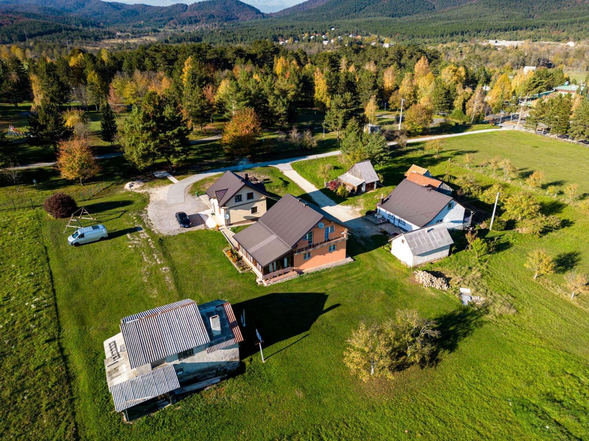 Apartments Marija Vrelo Koreničko Eksteriør bilde