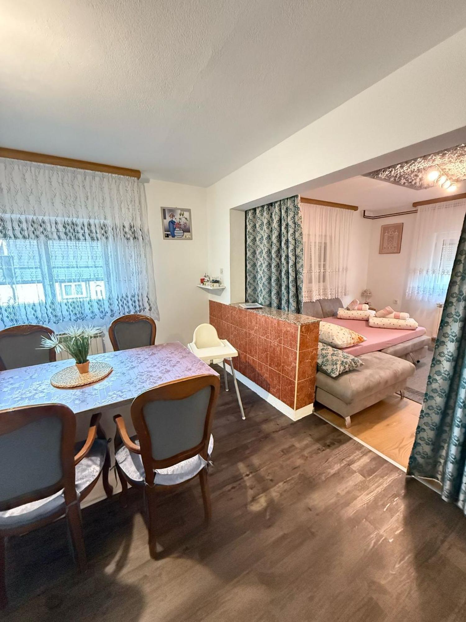 Apartments Marija Vrelo Koreničko Eksteriør bilde