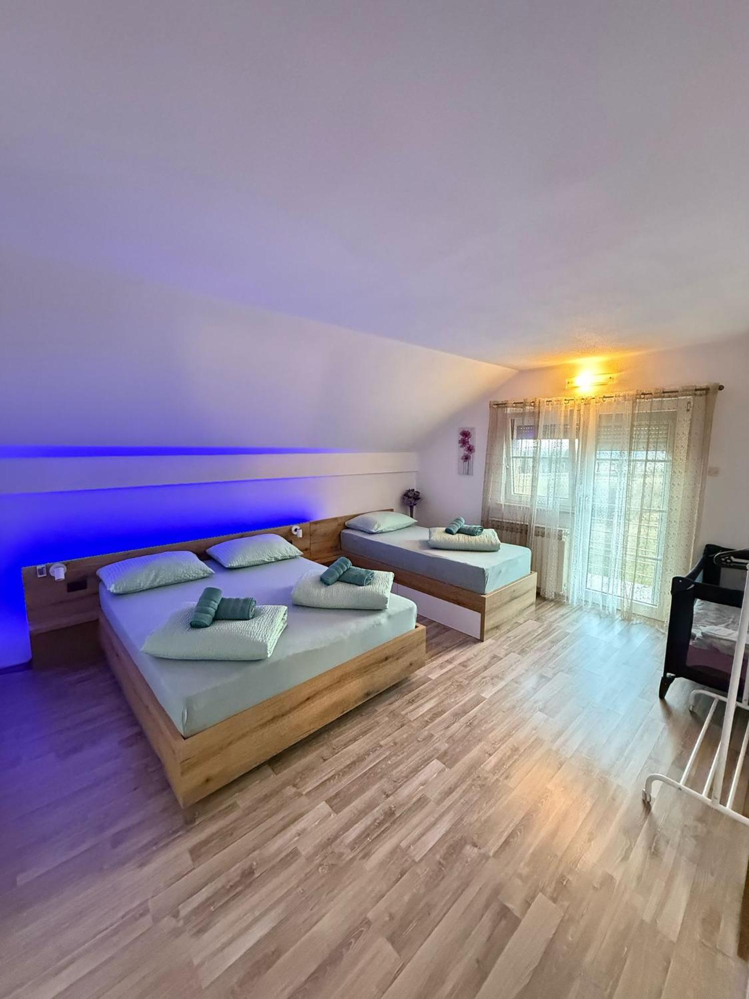 Apartments Marija Vrelo Koreničko Eksteriør bilde